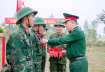 Trường Trung cấp Kỹ thuật Tăng thiết giáp kiểm tra công tác tổ chức bắn tập cho chiến sĩ mới năm 2025