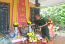 Bộ Tham mưu tổ chức viếng nghĩa trang đài tưởng niệm các anh hùng liệt sĩ