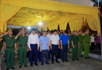 Lữ đoàn Tăng thiết giáp 202 tham gia dâng hương, thắp nến tri ân các anh hùng liệt sĩ nhân kỷ niệm 79 năm Ngày Thương binh - Liệt sĩ (27/7/1947 - 27/7/2026)