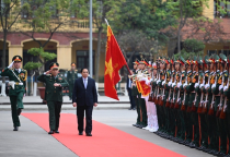 Thủ tướng Chính phủ Phạm Minh Chính thăm, chúc Tết cán bộ, chiến sĩ Binh chủng Tăng Thiết giáp