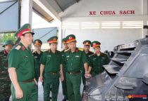Bộ Tư lệnh Binh chủng Tăng Thiết giáp kiểm tra tại Bộ Chỉ huy Quân sự tỉnh Thừa Thiên Huế