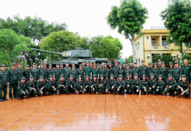 Đoàn cán bộ, học viên Học viện Chính trị Tham quan, nghiên cứu thực tế tại Lữ đoàn xe tăng 202