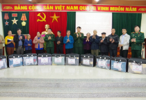 Lữ đoàn xe tăng 201 hành quân dã ngoại làm công tác dân vận năm 2023