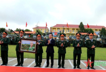 Chủ tịch nước Võ Văn Thưởng thăm Lữ đoàn Tăng thiết giáp 574