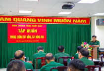 Binh chủng Tăng thiết giáp tập huấn phòng, chống say nắng, say nóng
