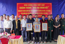 Bàn giao 05 “Nhà Đồng đội, “Nhà Đại đoàn kết” cho quân nhân và hộ gia đình có hoàn cảnh khó khăn