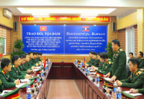 Lớp Tập huấn ngắn hạn giảng viên CH-TM cấp chiến dịch, chiến lược Quân đội nhân dân Lào khóa 11 - Học viện Quốc phòng học tập, nghiên cứu thực tế tại Trường Sĩ quan Tăng thiết giáp