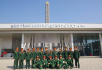 Tiểu đoàn vận tải 987 tham quan, giáo dục truyền thống tại Bảo tàng Lịch sử quân sự Việt Nam