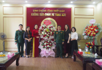 Xưởng sửa chữa xe tăng X32 sôi nổi hoạt động chào mừng ngày 22/12