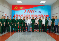 Trang trọng, đầm ấm gặp mặt các cơ quan báo chí  nhân kỷ niệm 100 năm Ngày báo chí Cách mạng Việt Nam tại Bộ Tư lệnh Binh chủng Tăng thiết giáp 