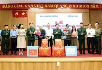 Nhận phụng dưỡng 02 Mẹ Việt Nam Anh hùng, Tặng quà các gia đình chính sách, thực hiện chương trình “Đồng hành cùng phụ nữ biên cương”, “Nâng bước em đến trường” nhân dịp tết Nguyên đán Bính Ngọ tại Thành phố  Đà Nẵng và tỉnh Quảng Trị