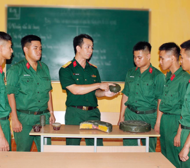 Tấm gương Đại đội trưởng hết lòng vì công việc