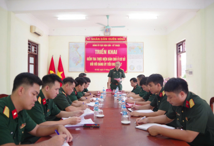 Đảng uỷ Cục Hậu cần – Kỹ thuật kiểm tra thực hiện dân chủ ở cơ sở đối với Đảng uỷ Tiểu đoàn 987