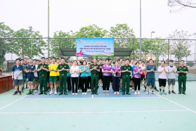 Trường Trung cấp Kỹ thuật Tăng thiết giáp: Sôi nổi các hoạt động thể thao chào mừng Kỷ niệm 50 năm ngày Truyền thống Nhà trường.