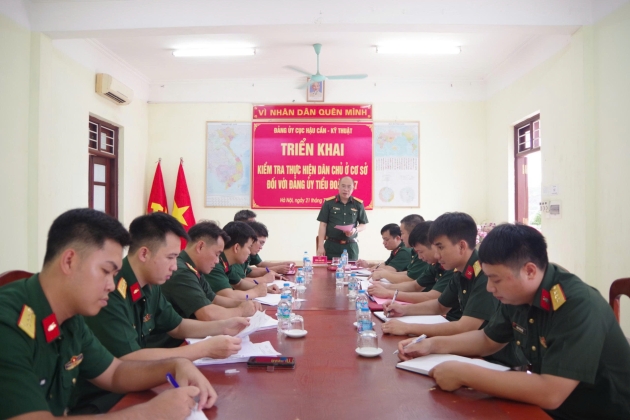 Đảng uỷ Cục Hậu cần – Kỹ thuật kiểm tra thực hiện dân chủ ở cơ sở đối với Đảng uỷ Tiểu đoàn 987