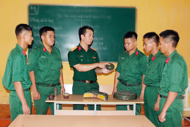 Tấm gương Đại đội trưởng hết lòng vì công việc