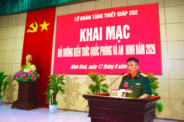 Lữ đoàn Tăng thiết giáp 202 Khai mạc bồi dưỡng kiến thức Quốc phòng và An ninh năm 2026