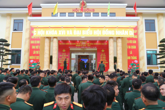 Cử tri Binh chủng Tăng thiết giáp tham gia bầu cử đại biểu Quốc hội khóa XVI và đại biểu Hội đồng nhân dân các cấp nhiệm kỳ 2026 - 2031  