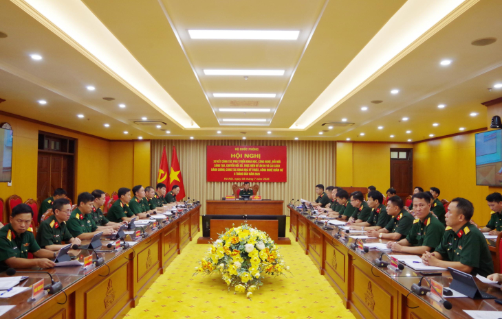 Tham dự Hội nghị Sơ kết công tác phát triển khoa học, công nghệ, đổi mới sáng tạo, chuyển đổi số, thực hiện Đề án 06 và cải cách hành chính; công tác khoa học kỹ thuật, công nghệ quân sự 6 tháng đầu năm 2026