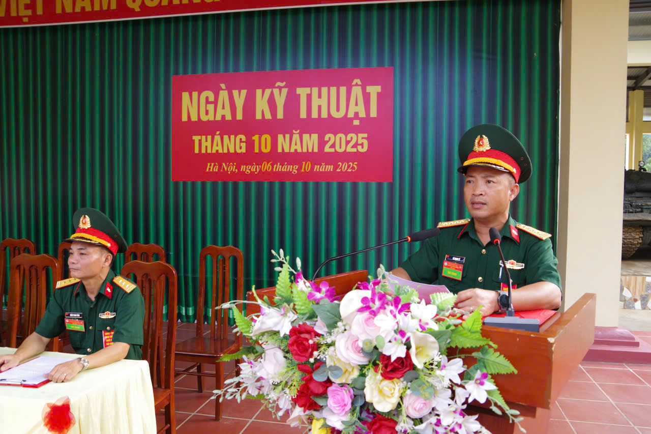 Đại tá Vũ Mạnh Từ - Lữ đoàn trưởng Lữ đoàn 201, quán triệt ngày Kỹ thuật