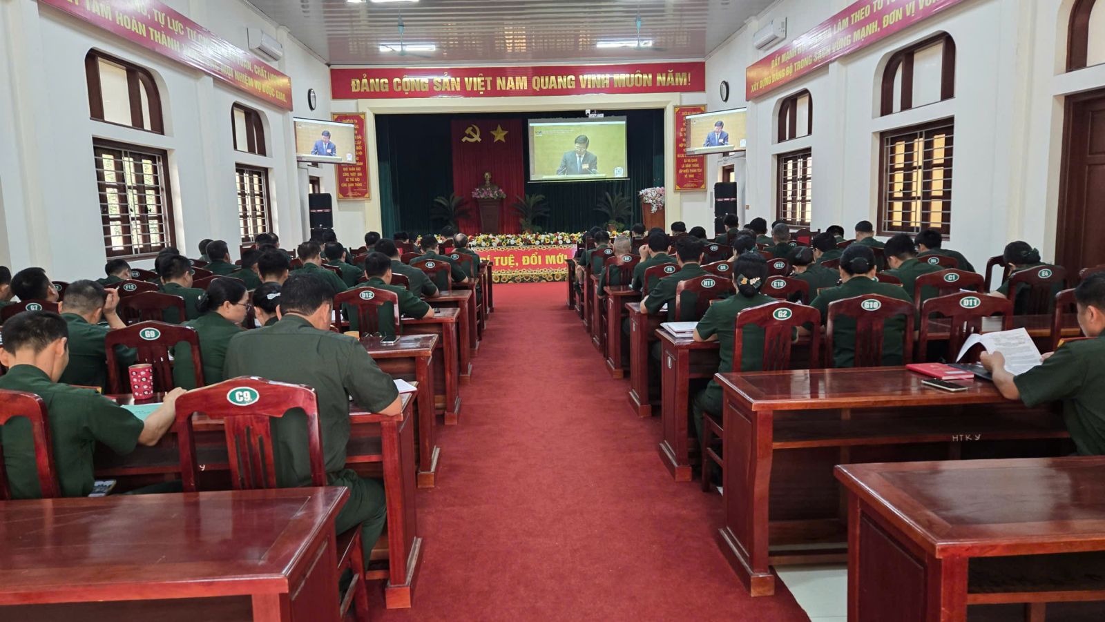 Cán bộ, chiến sĩ Kho Y tích cực tham gia học tập, quán triệt