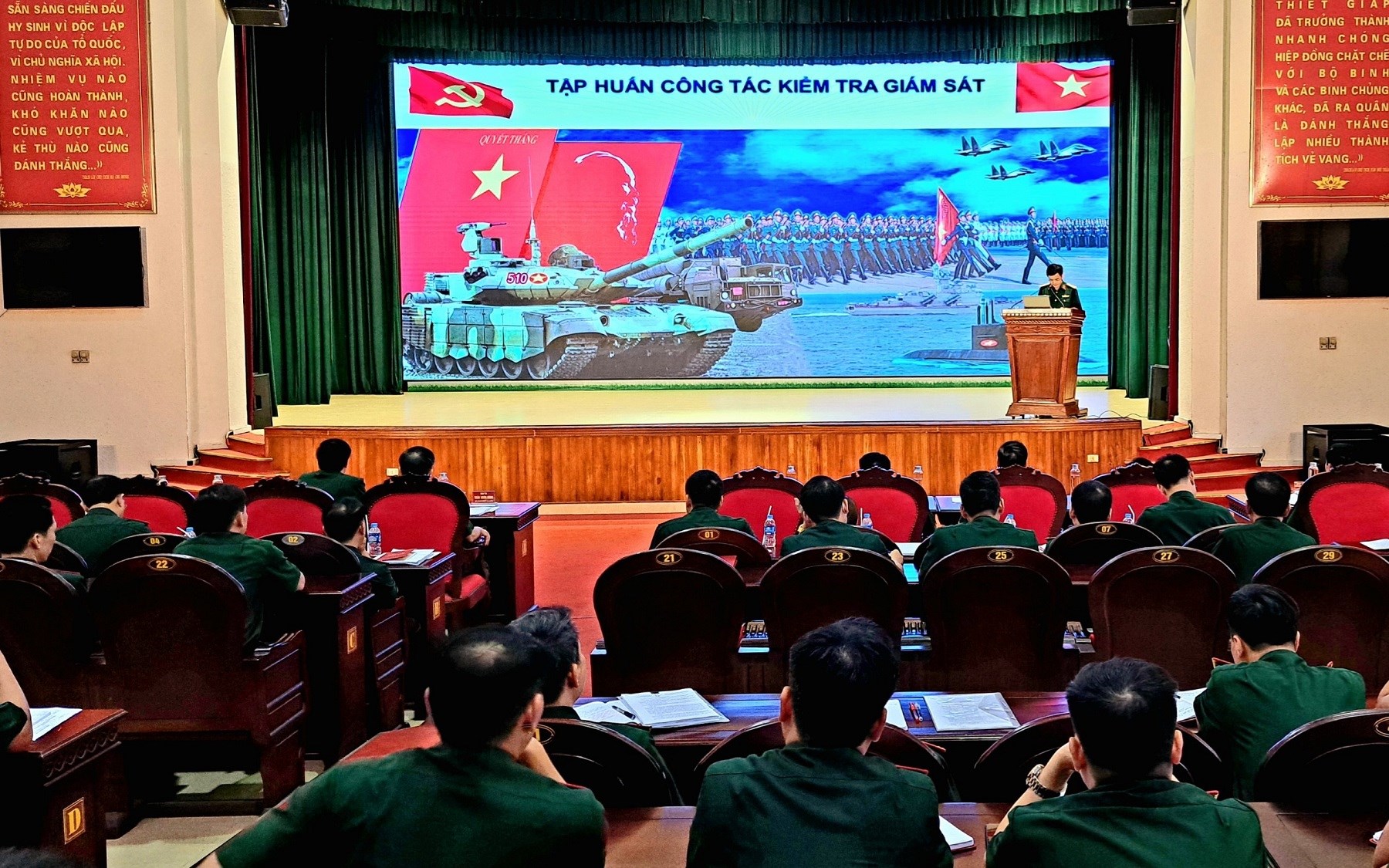  Quang cảnh hội nghị.