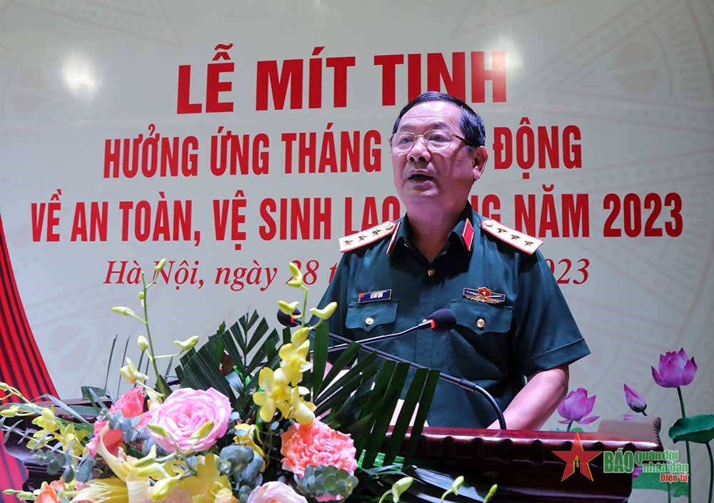 Thượng tướng Lê Huy Vịnh phát biểu tại buổi lễ.