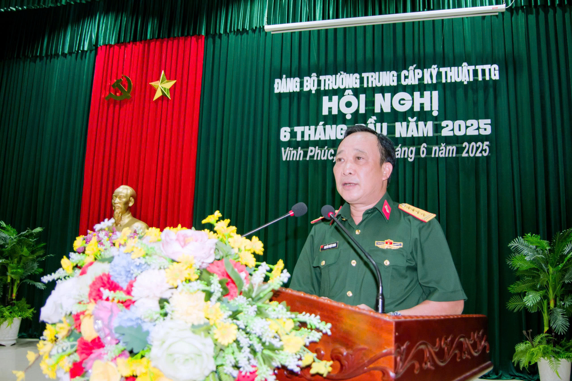 Đảng ủy Trường Trung cấp Kỹ thuật Tăng thiết giáp tổ chức hội nghị đảng ủy, đảng bộ 6 tháng cuối năm 2025