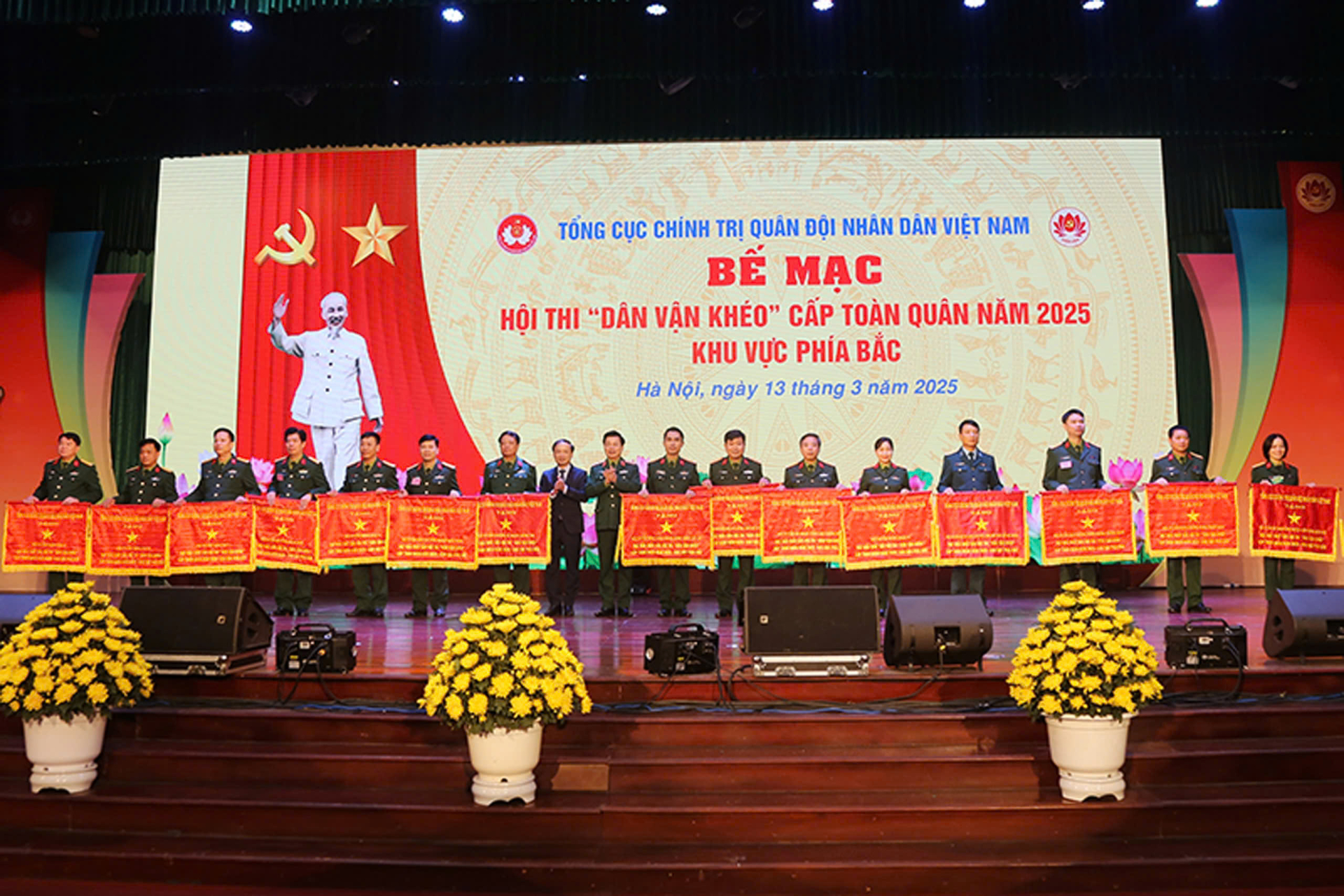 BỘ ĐỘI TĂNG THIẾT GIÁP ĐI DÂN NHỚ, Ở DÂN THƯƠNG  SÁNG MÃI PHẨM CHẤT “BỘ ĐỘI CỤ HỒ”