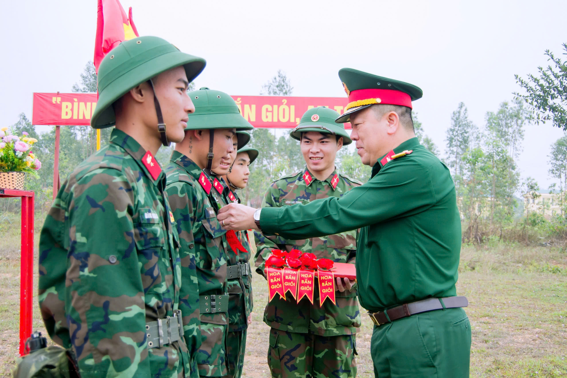 Trường Trung cấp Kỹ thuật Tăng thiết giáp kiểm tra công tác tổ chức bắn tập cho chiến sĩ mới năm 2025