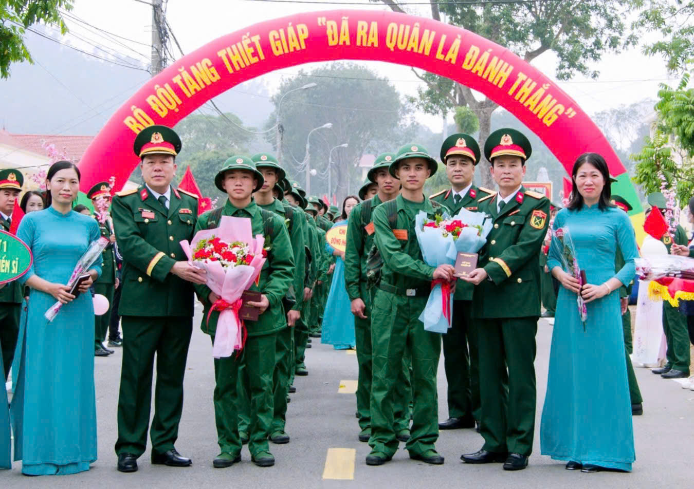Trường Trung cấp Kỹ thuật Tăng thiết giáp tổ chức tiếp nhận chiến sĩ mới nhập ngũ năm 2025