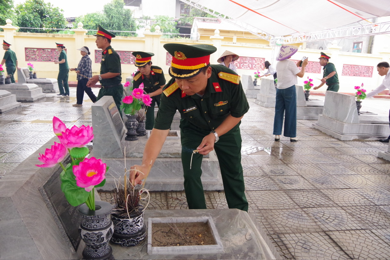 Xưởng sửa chữa xe tăng X32 tổ chức nhiều hoạt động tri ân nhân kỷ niệm 79 năm Ngày Thương binh - Liệt sĩ