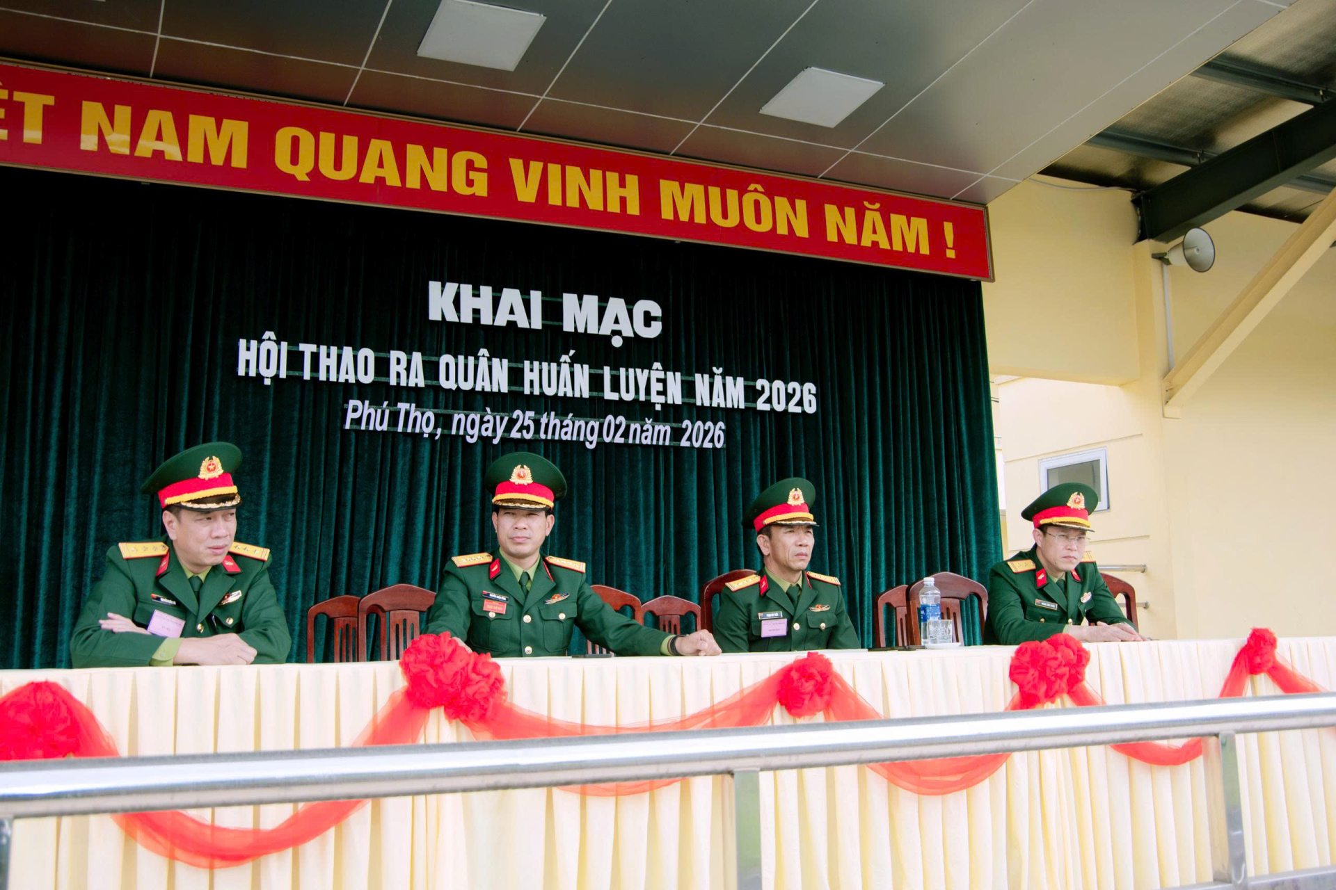 Trường Trung cấp Kỹ thuật Tăng thiết giáp tổ chức thi cơ sở vật chất huấn luyện và hội thao ra quân huấn luyện năm 2026