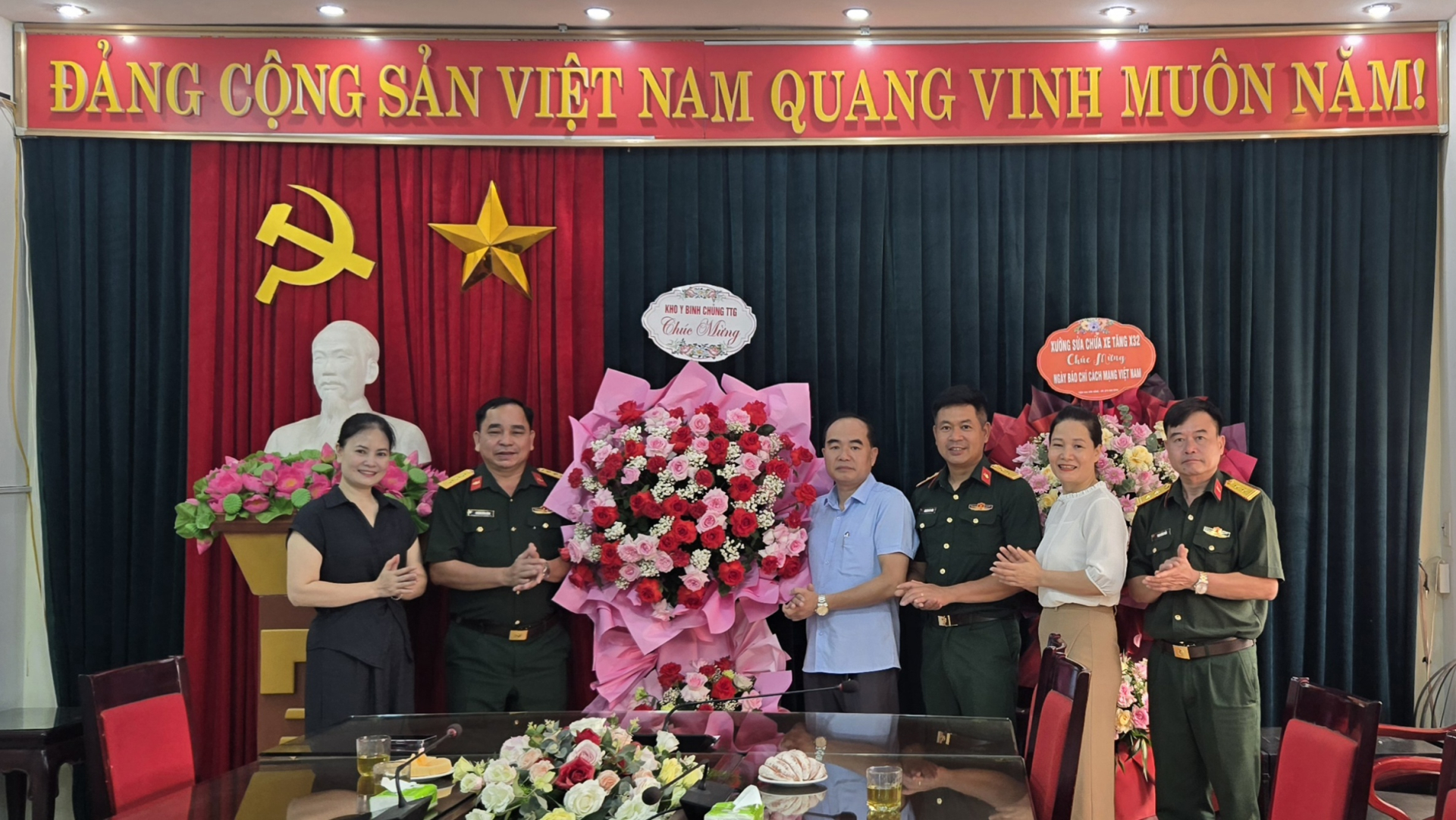 Kho Y chúc mừng Báo & Phát thanh - Truyền hình tỉnh Phú Thọ