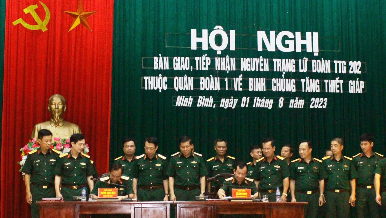 Hội nghị bàn giao, tiếp nhận Lữ đoàn Tăng thiết giáp 202 thuộc Quân đoàn 1 về Binh chủng Tăng thiết giáp