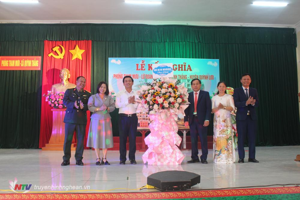 Phòng Tham mưu, Lữ đoàn xe tăng 215 và xã Quỳnh Thắng ký kết Chương trình phối hợp hoạt động kết nghĩa