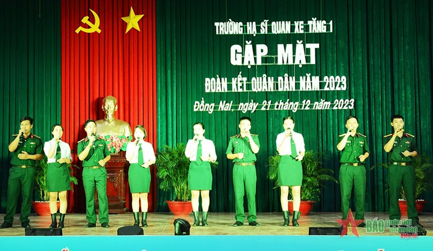 Trường Hạ sĩ quan Xe tăng 1 gặp mặt đoàn kết quân dân năm 2023