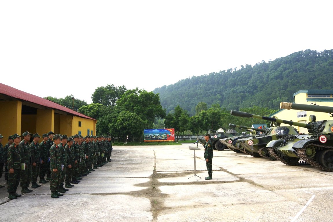 Khai mạc tập huấn diễu binh kỷ niệm 80 năm Ngày thành lập QĐNDVN; 50 năm Ngày giải phóng miền Nam thống nhất đất nước; 80 năm  Cách mạng tháng Tám và Quốc khánh Nước CHXHCNVN