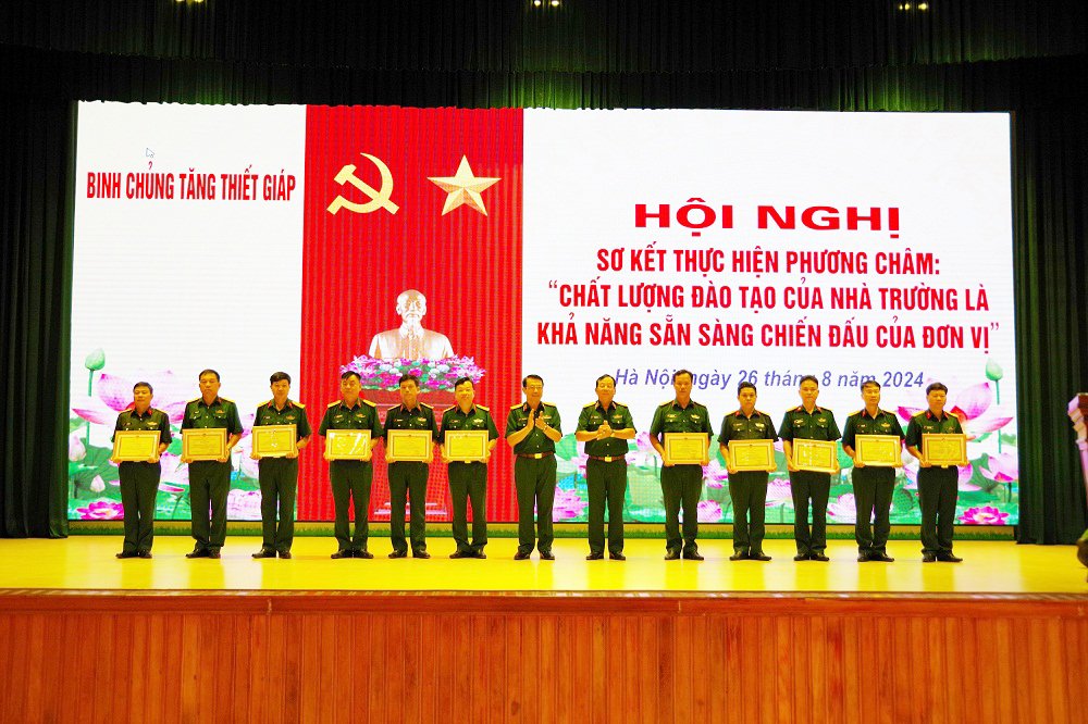 Binh chủng Tăng thiết giáp tổ chức Hội nghị Sơ kết thực hiện phương châm: “Chất lượng đào tạo của nhà trường là khả năng sẵn sàng chiến đấu của đơn vị” giai đoạn 2021 - 2024