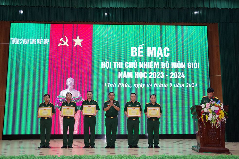 Trường Sĩ quan Tăng thiết giáp tổ chức bế mạc Hội thi Chủ nhiệm bộ môn giỏi năm học 2023 - 2024