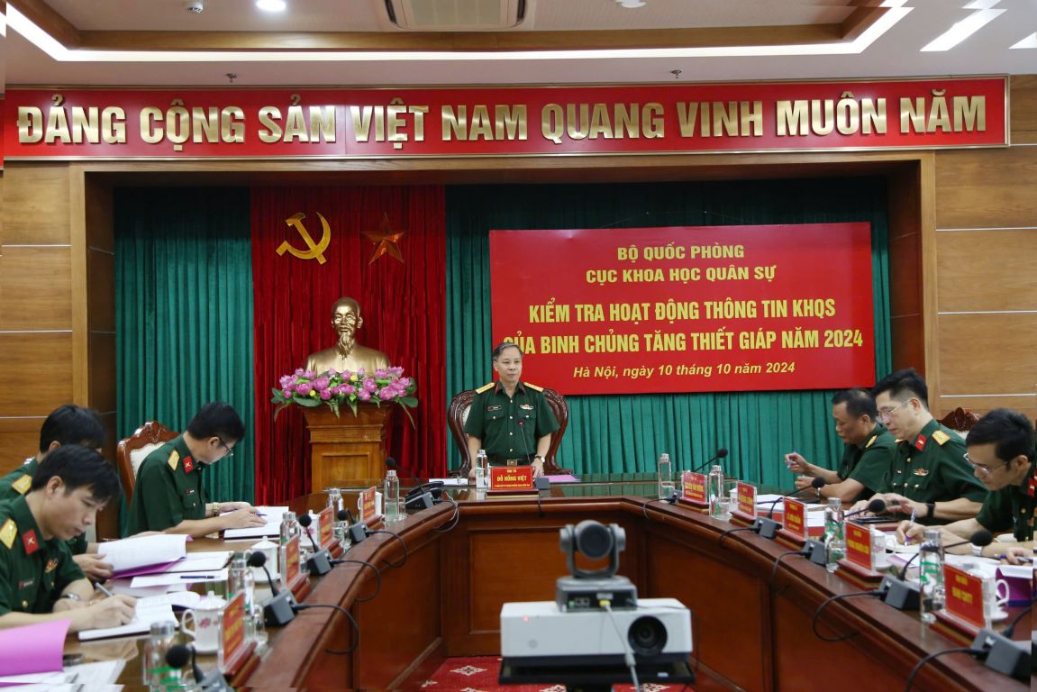 Cục Khoa học quân sự kiểm tra hoạt động thông tin  Khoa học quân sự của Binh chủng Tăng thiết giáp