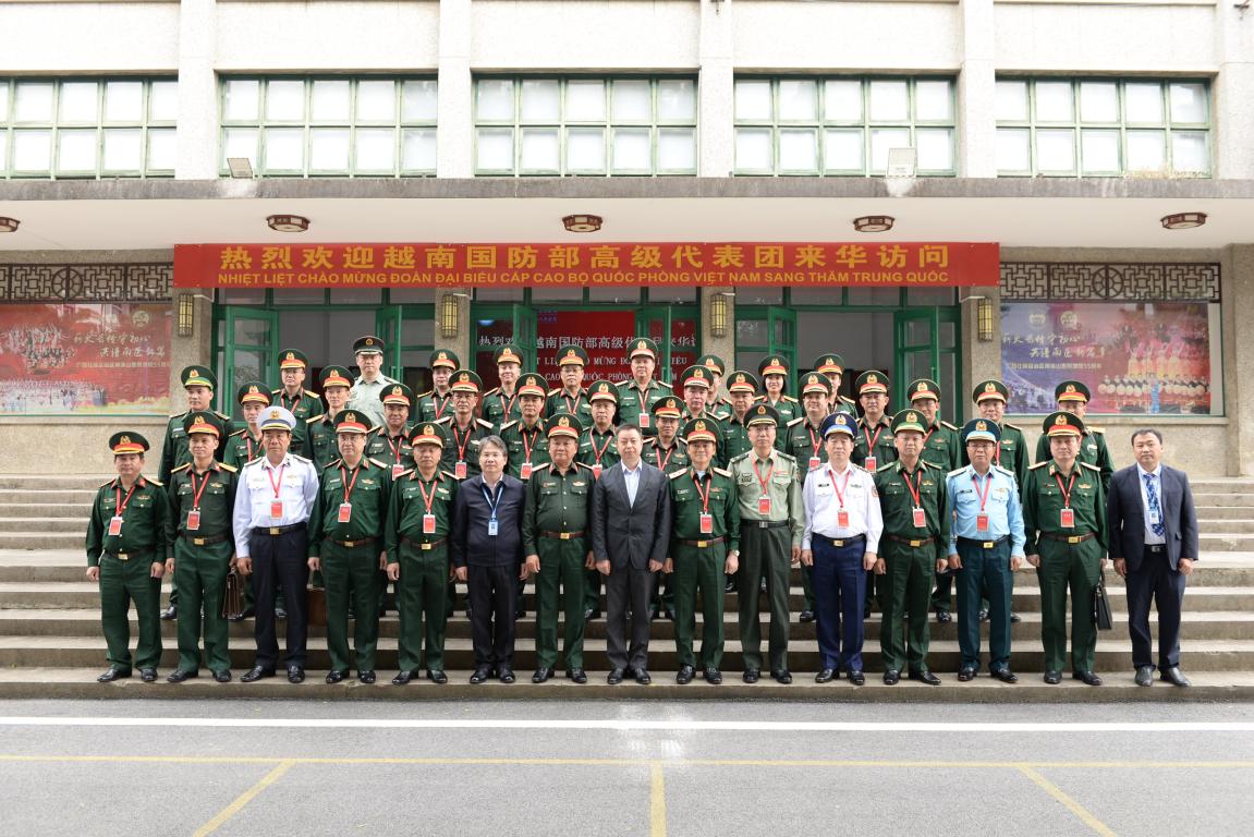 Đoàn đại biểu cấp cao Bộ Quốc phòng kết thúc chuyến thăm Trung Quốc