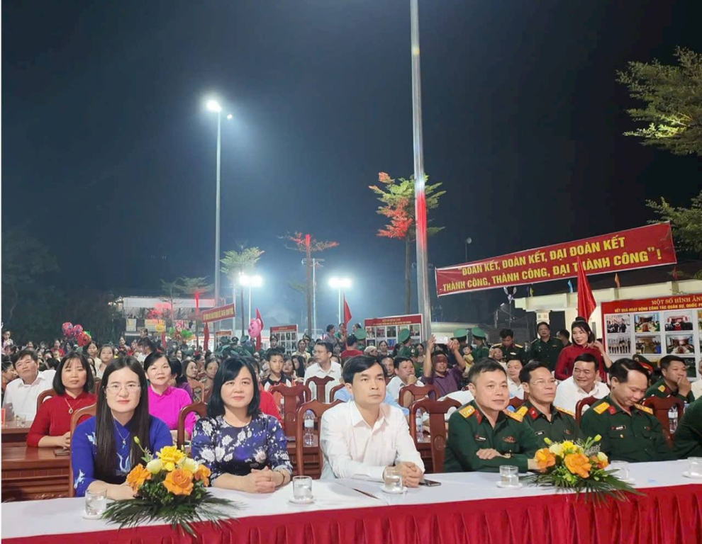 Trường Sĩ quan Tăng thiết giáp tham gia Ngày hội Đại đoàn kết toàn dân tộc tại huyện Tam Dương, tỉnh Vĩnh Phúc