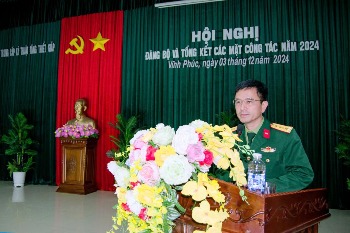 Trường Trung cấp Kỹ thuật Tăng thiết giáp tổ chức hội nghị đảng bộ và tổng kết các mặt công tác năm 2024