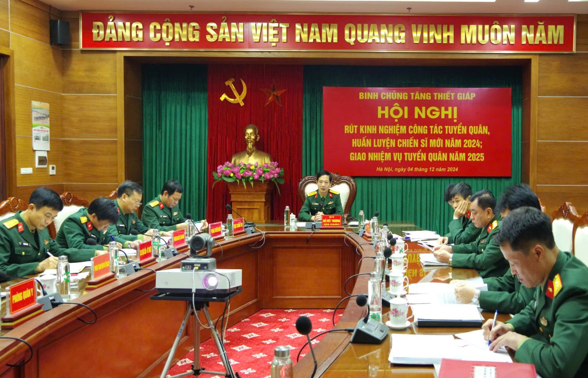 Hội nghị rút kinh nghiệm công tác tuyển quân,  huấn luyện chiến sĩ mới năm 2024;  giao nhiệm vụ tuyển quân năm 2025
