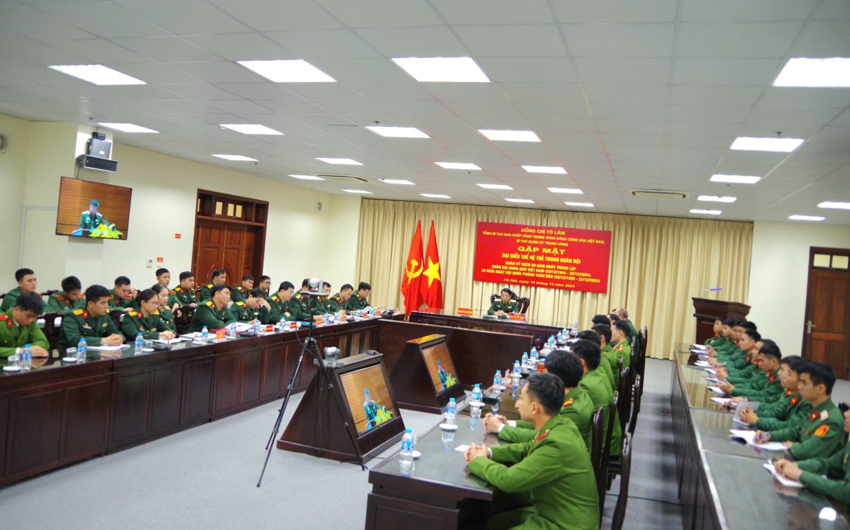 Tổng Bí thư Tô Lâm, Bí thư Quân ủy Trung ương gặp mặt đại biểu thế hệ trẻ trong Quân đội