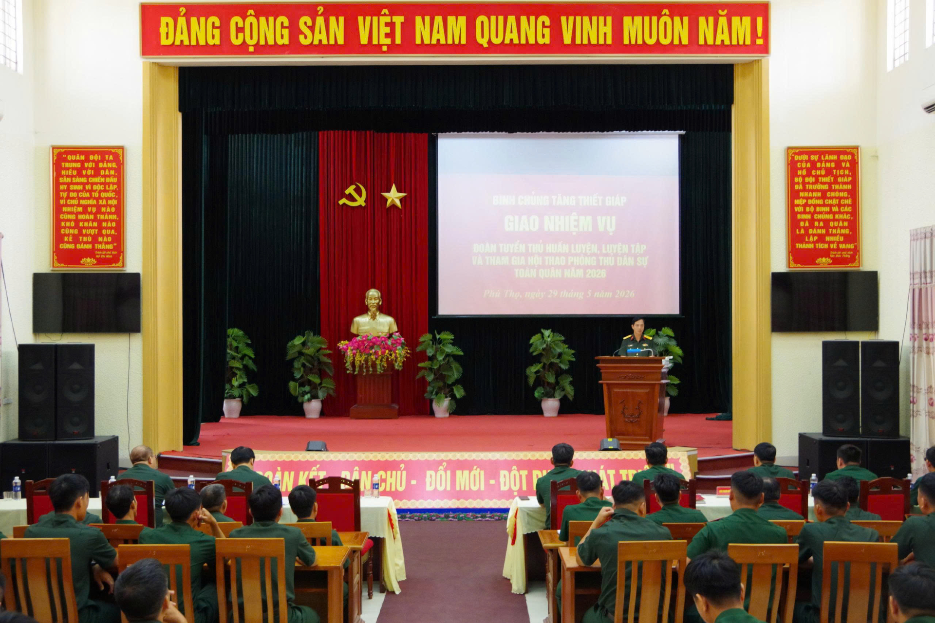 Binh chủng Tăng thiết giáp giao nhiệm vụ Hội thao đoàn tuyển thủ tham gia Hội thao Phòng thủ dân sự toàn quân năm 2026