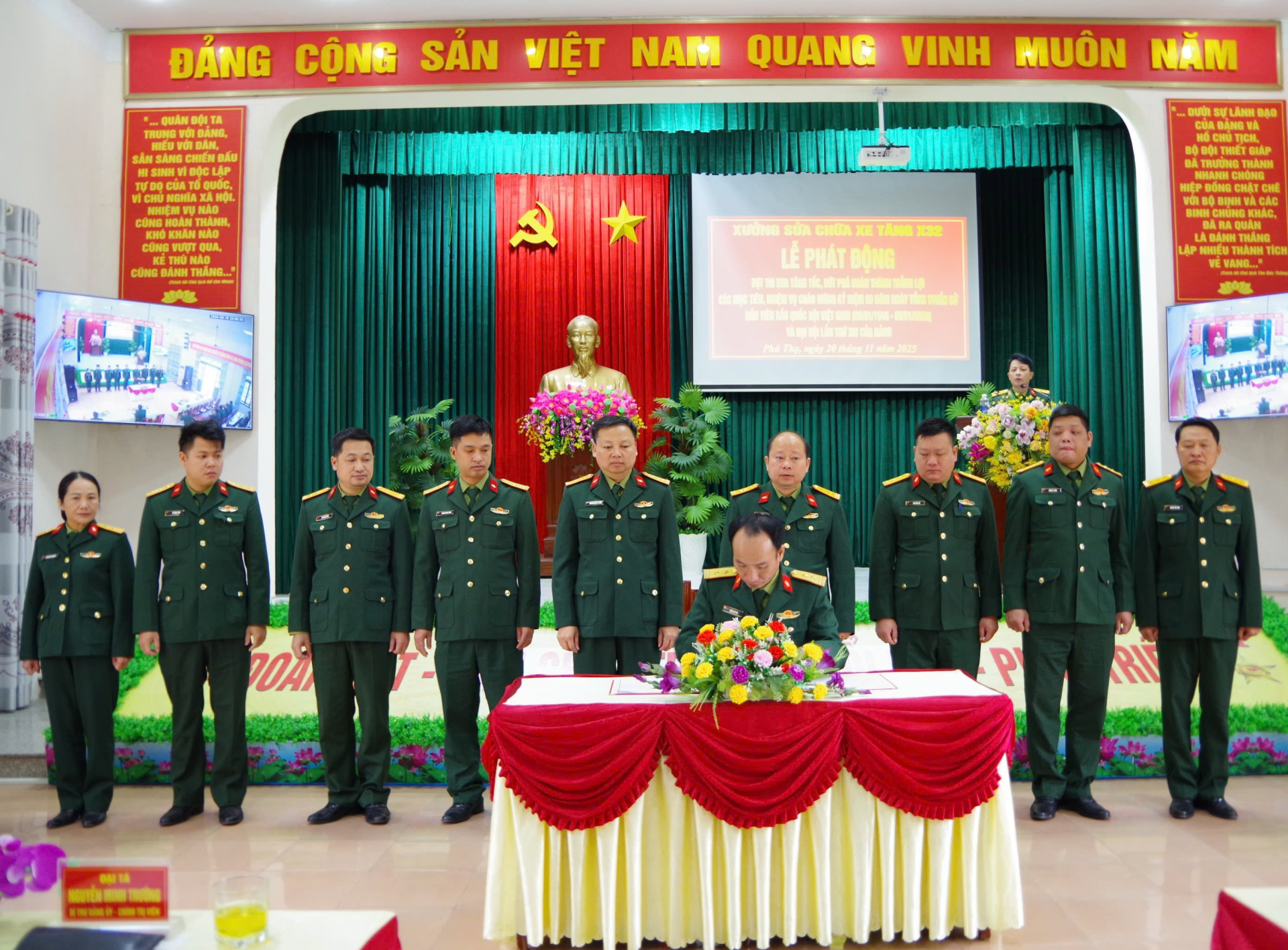 Xưởng sửa chữa xe tăng X32 tổ chức Lễ phát động thi đua; Thông báo nhanh kết quả hội nghị lần thứ 14, BCHTW Đảng khóa XIII và học tập quán triệt, triển khai thực hiện nghị quyết đại hội đảng bộ quân đội lần thứ XII, nhiệm kỳ 2025-2030