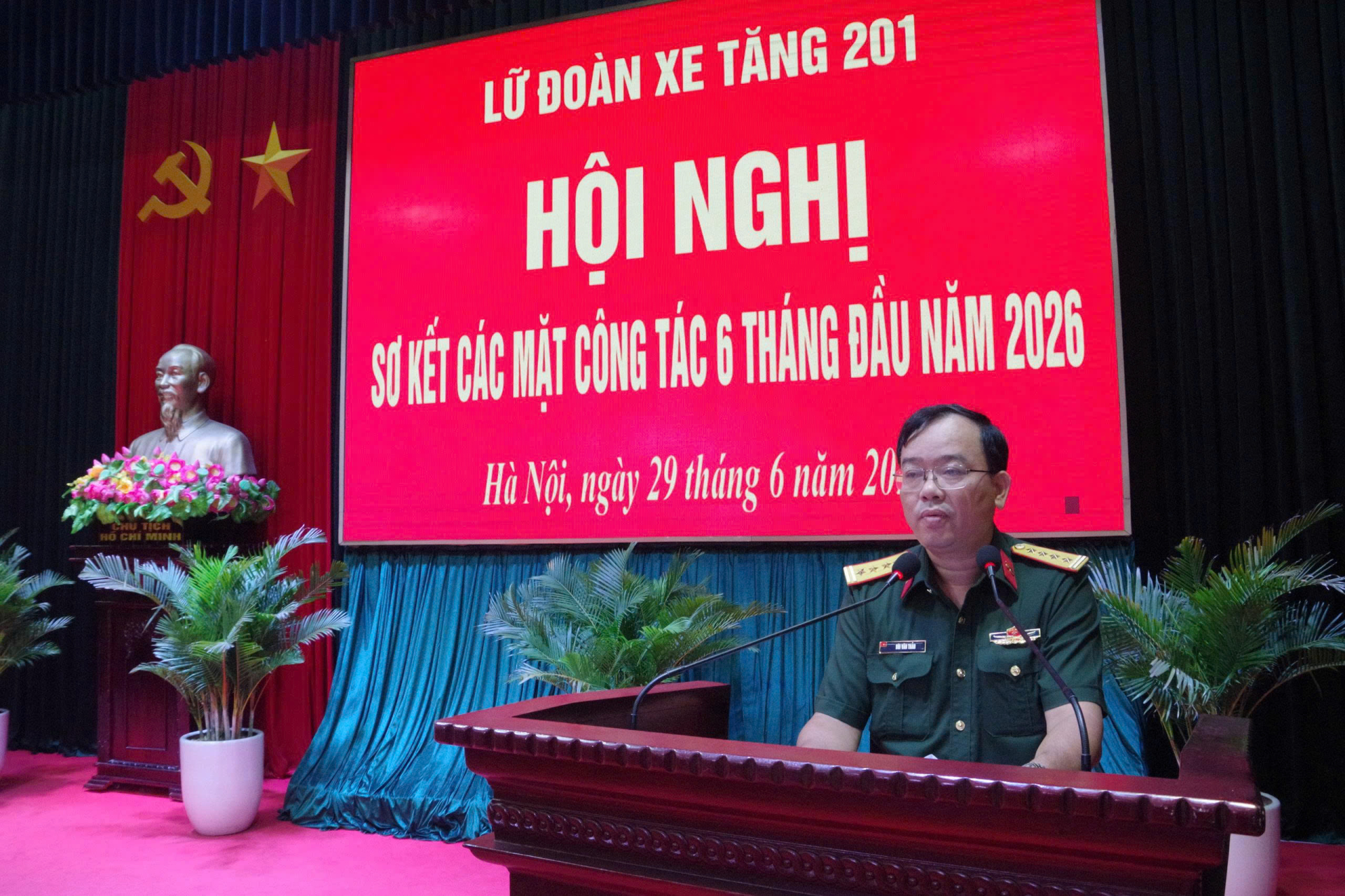 Lữ đoàn xe tăng 201 tổ chức Hội nghị sơ kết các mặt công tác 6 tháng đầu năm 2026.