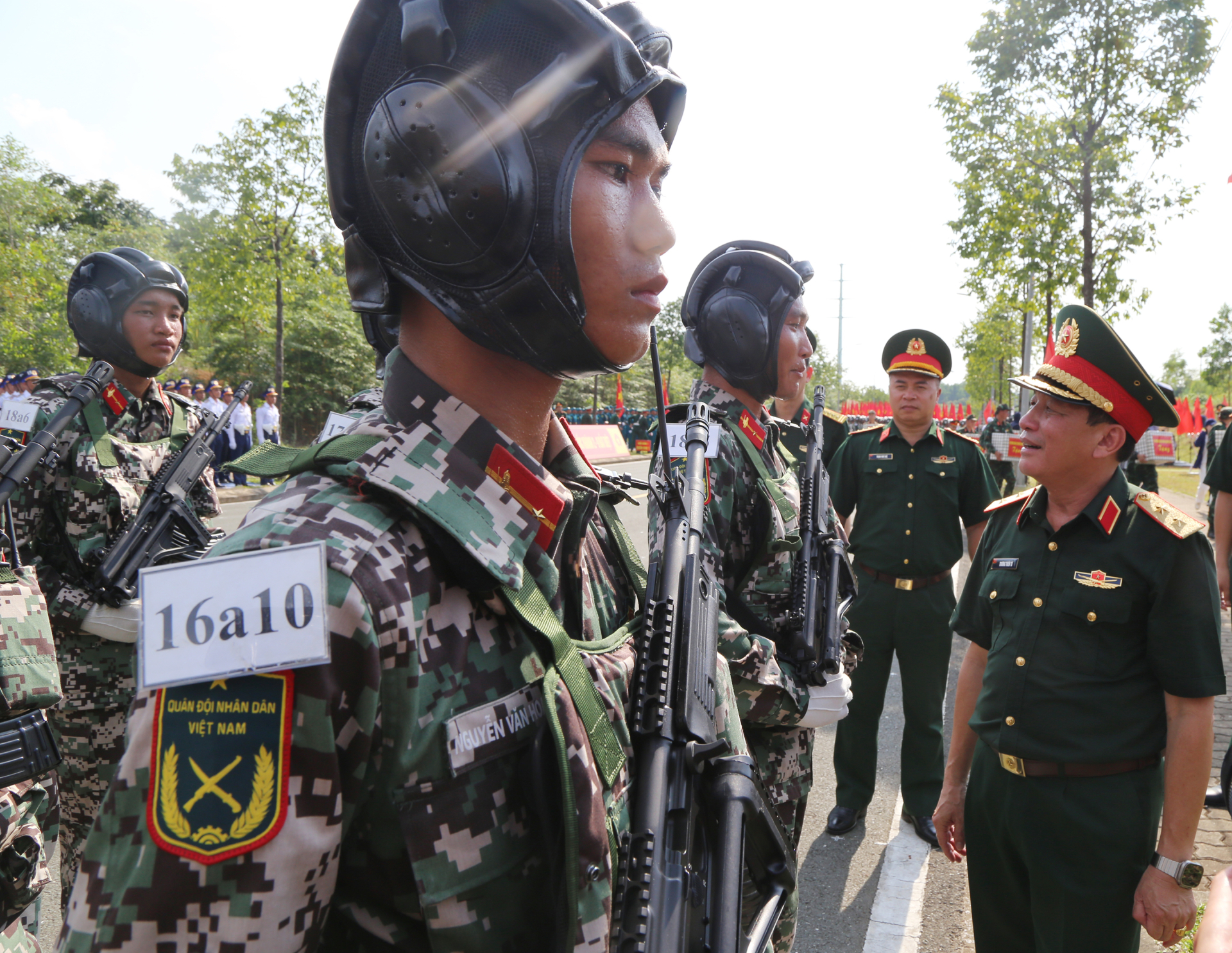 Trung tướng Trương Thiên Tô thăm, động viên  các lực lượng tham gia nhiệm vụ A80